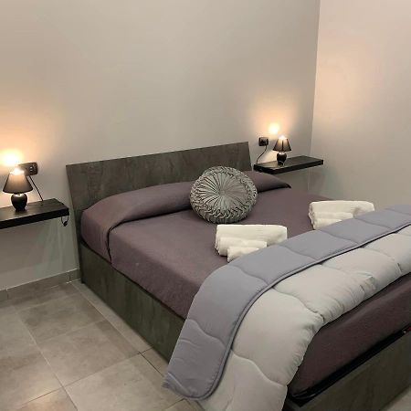 Miris Apartment Fast Comfortable Naples Airport Capodichino 25 Minutes Walk Self Check-In Exterior foto