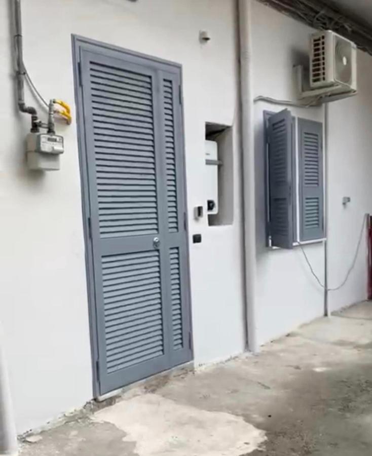 Miris Apartment Fast Comfortable Naples Airport Capodichino 25 Minutes Walk Self Check-In Exterior foto