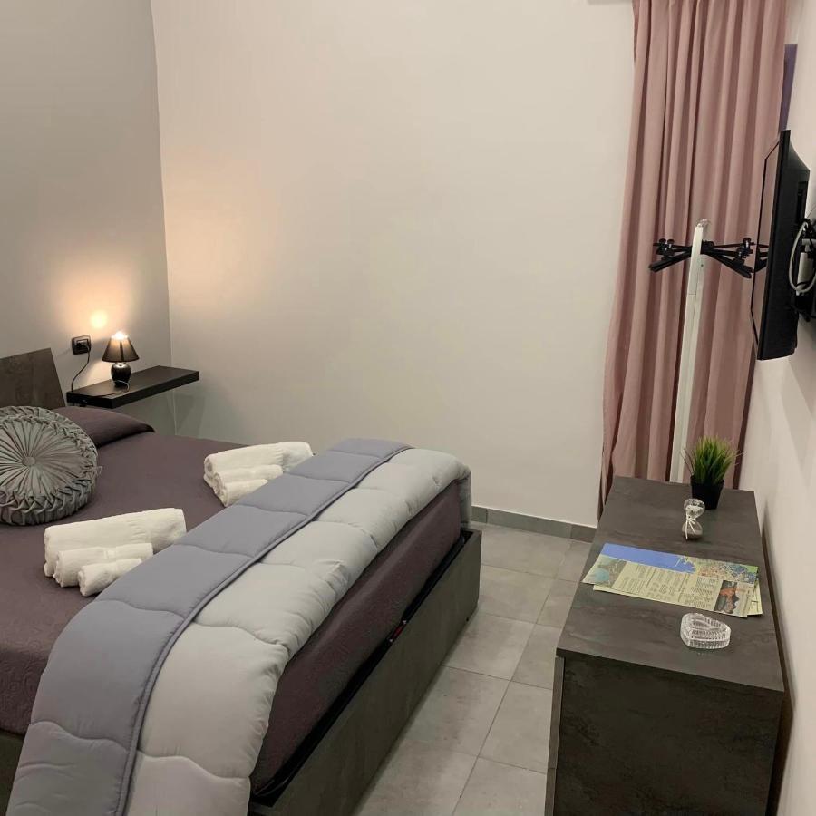 Miris Apartment Fast Comfortable Naples Airport Capodichino 25 Minutes Walk Self Check-In Exterior foto