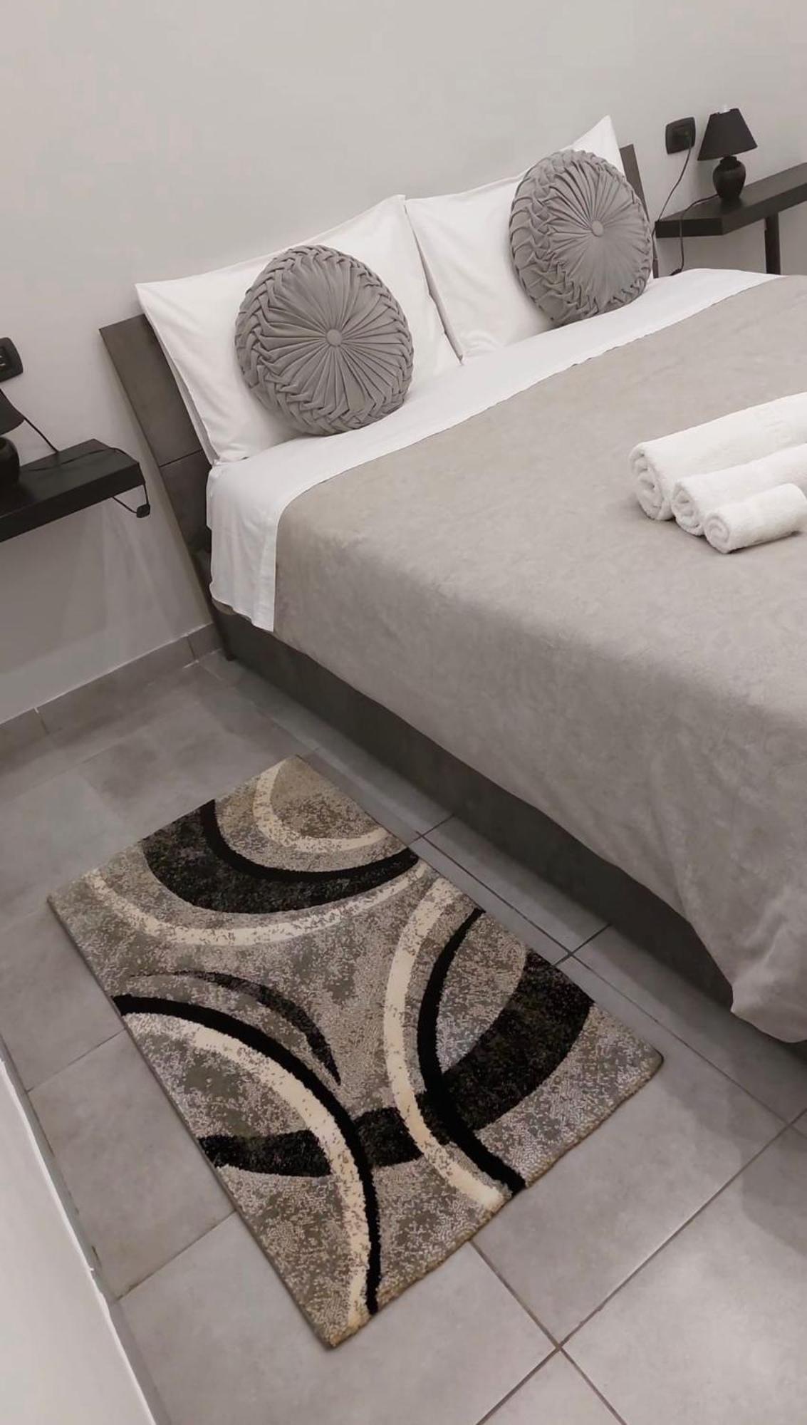 Miris Apartment Fast Comfortable Naples Airport Capodichino 25 Minutes Walk Self Check-In Exterior foto